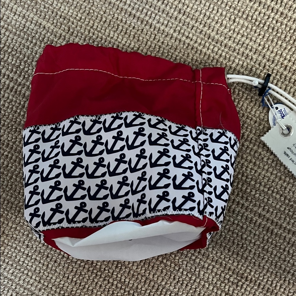 Dopp kit or small bag
